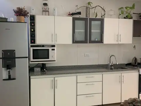 Departamento 4 ambientes con 2 baños