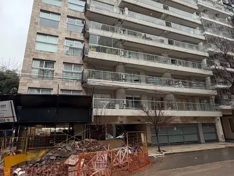 3 amb al fte con balcon edificio de categoria