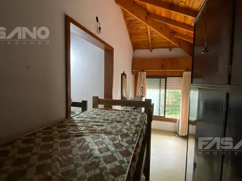 Casa 4 ambientes con 2 baños