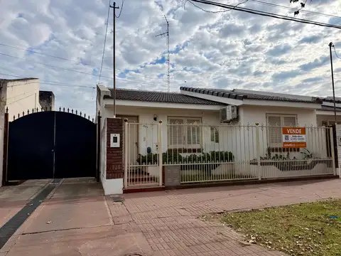 Casa en venta sobre Av. Italia - Apta crédito hipotecario