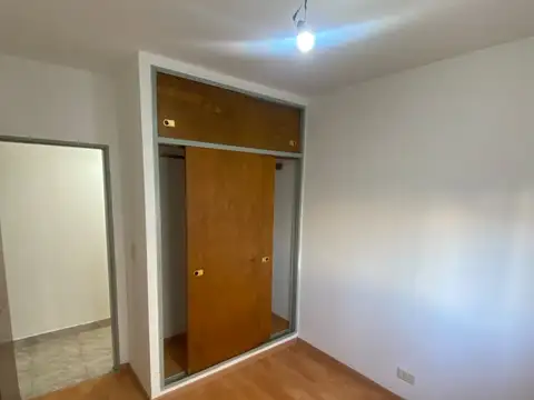 Departamento en Alquiler en Villa Luzuriaga, $ 650.000
