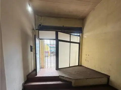 Local en Alquiler en Lomas de Zamora, $ 700.000