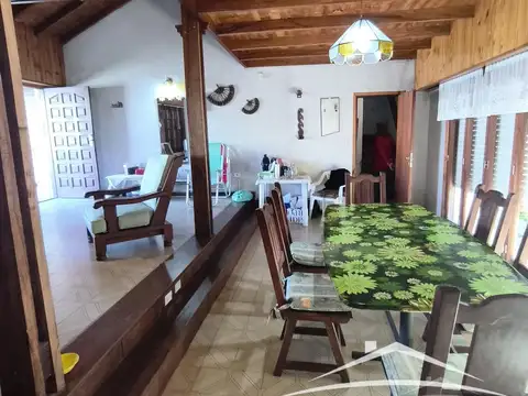 Casa 5 ambientes con 2 baños