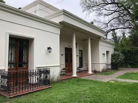 De Los Reseros 1300