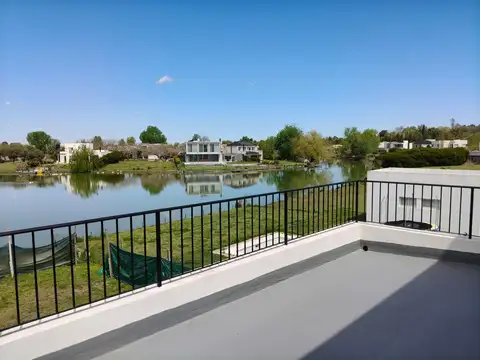 Casa en venta a la laguna en Cantón norte