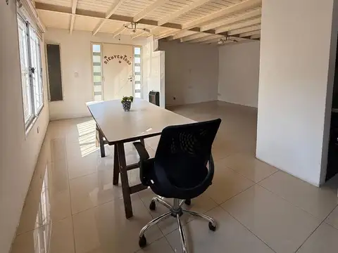 Depto Tipo Casa 5 ambientes con 2 baños