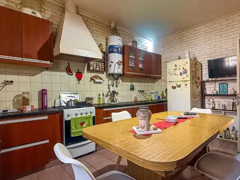 Casa 3 ambientes con 2 baños