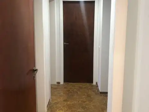 ALQUILER DE CASA 4 AMB COCHERA Y PATIO - QUILMES