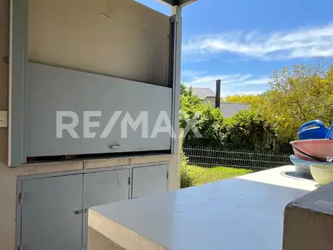 CASA EN VENTA 4 DORM. B° LA COMARCA, CENTENARIO.