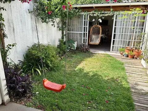 DUPLEX 4 AMB EN VENTA EN VILLA ADELINA CON JARDIN
