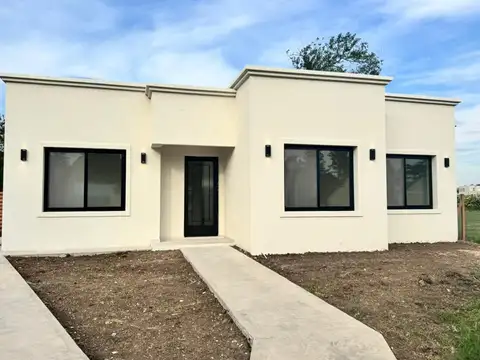 Casa  en Venta en Barrio Santa Elisa, Pilar del Este