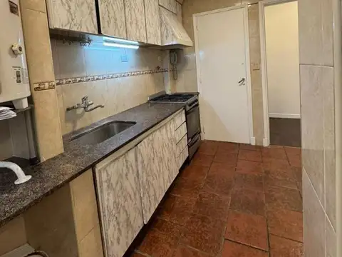 VENTA DEPTO 3 AMB CON DEPENDENCIA DE SERVICIO!