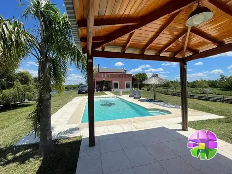 Casa 4 ambientes con 2 baños