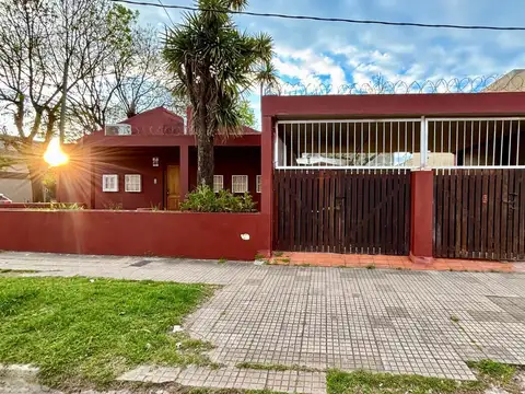 Casa en Alquiler - 2 Dormitorios 1 Baño - 170mts - La Plata