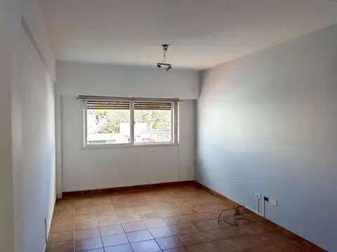 Departamento en Alquiler en Monte Castro, $ 800.000