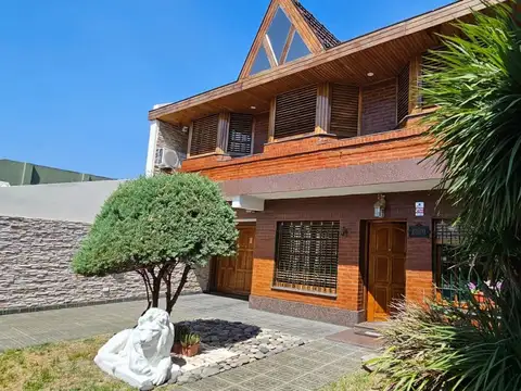 Casa en  Venta 5 amb. Villa Luzuriaga