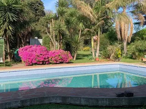 Casa en Alquiler con 5 cocheras