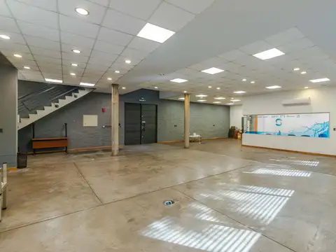 VENTA DE LOCAL COMERCIAL CON DEPOSITO DE 100 m2