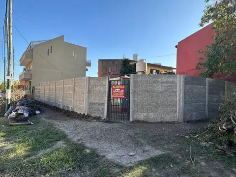 Casa - Alquiler - Argentina, La Matanza - Santa Catalina 5695