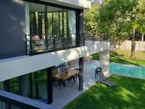 Casa en Alquiler de 4 dormitorios