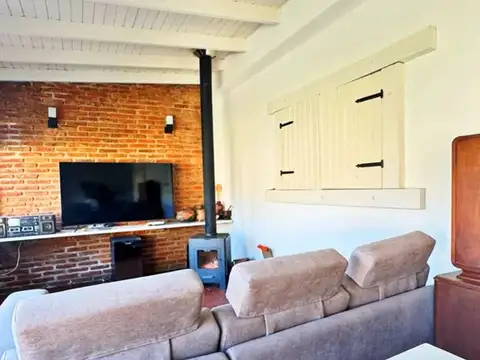 Casa en Venta con 2 cocheras