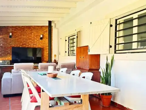 Casa 4 ambientes con 1 baño