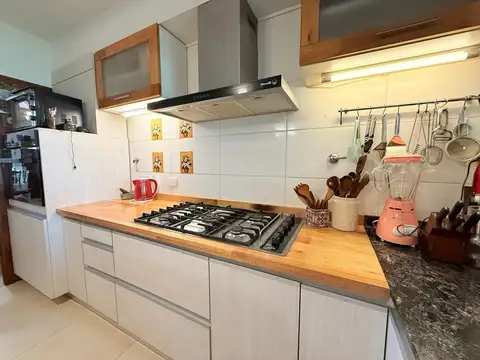 Casa en Venta con 5 cocheras