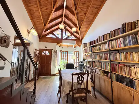 Casa en Venta con 5 cocheras