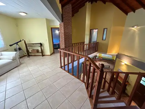 Casa 5 ambientes con 2 baños