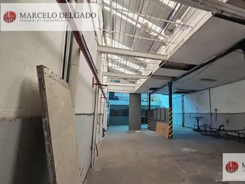 Depósito - Galpón de 460 m2  -  Parque Patricios - VENTA /ALQUILER