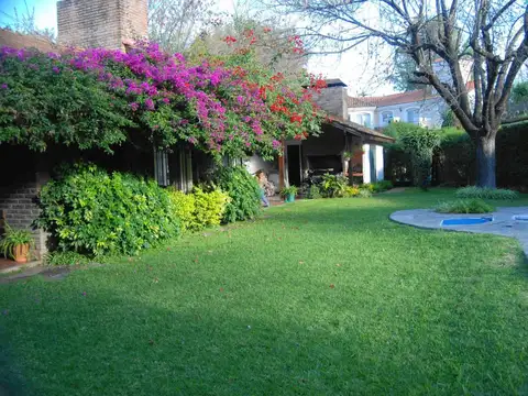 Casa en Venta con 4 cocheras