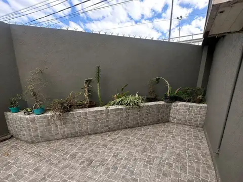 Avenida Presidente Raúl Alfonsín 600