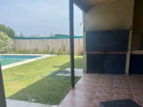 CASA CON PILETA ALQUILER BARRIO CERRADO CANNING