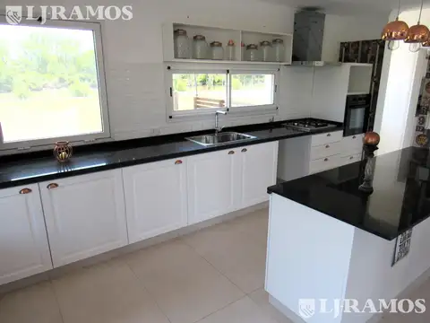 Casa en Alquiler en Vila Marina II, USD 1.800