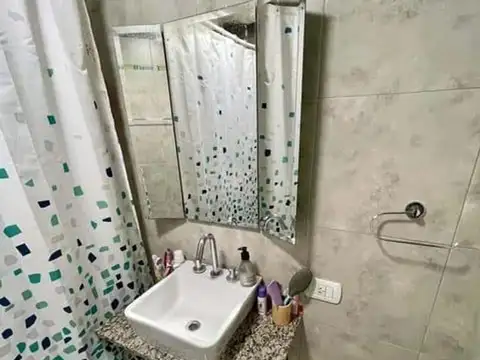 OPORTUNIDAD  Dúplex en venta. Hurlingham.