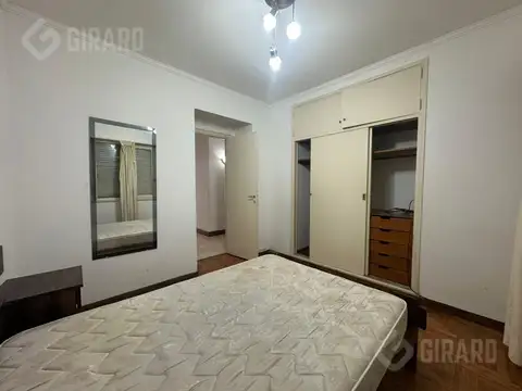 Departamento en venta de 2 ambientes a la calle con balcón en Plaza Colón