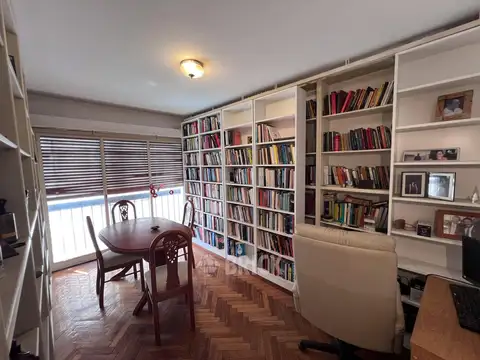 SEMIPISO EN AUSTRIA AL 2500 - T/AL CONTRAFRENTE IMPECABLE BAULERA VISTA ABIERTA