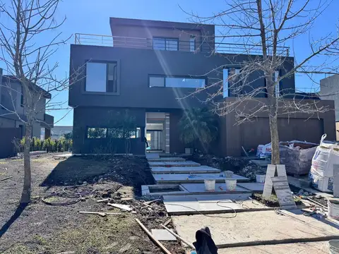 Casa en Venta de 5 dormitorios