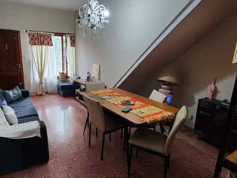 Casa 6 Ambientes ideal 2 familias - Ituzaingó Norte