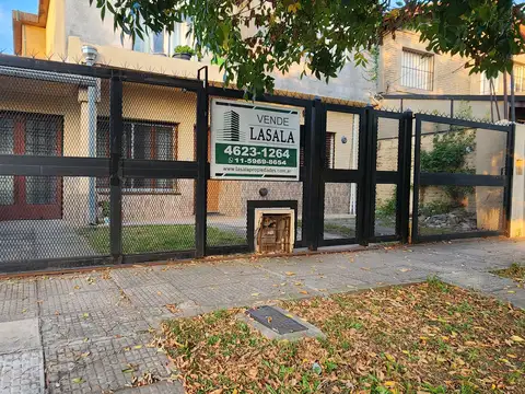 Casa 6 Ambientes ideal 2 familias - Ituzaingó Norte