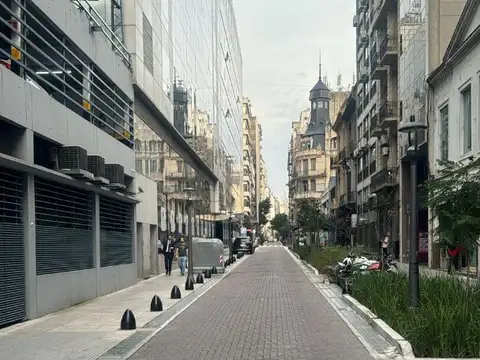 LOCAL COMERCIAL SOBRE RECONQUISTA AL 900  50 M2