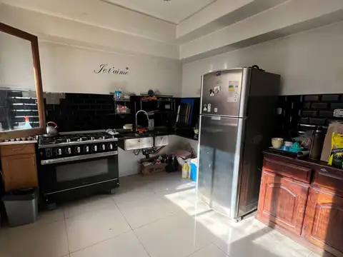 Casa 6 ambientes con 3 baños