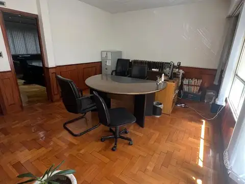 Oficina 4 ambientes con 1 baño