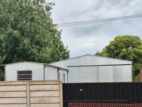 Galpón con buena ubicación