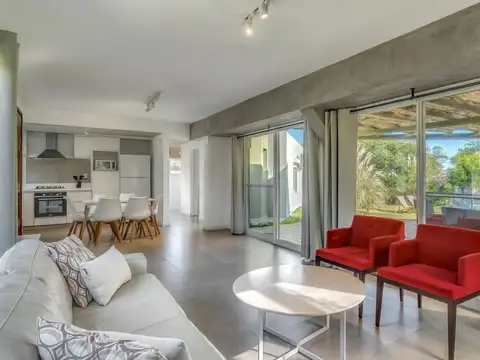Depto Tipo Casa en Venta de 4 ambientes