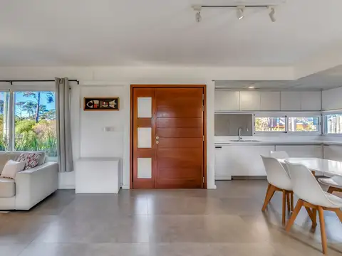 Depto Tipo Casa 4 ambientes con 2 baños