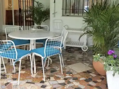 Casa 5 ambientes con 4 baños