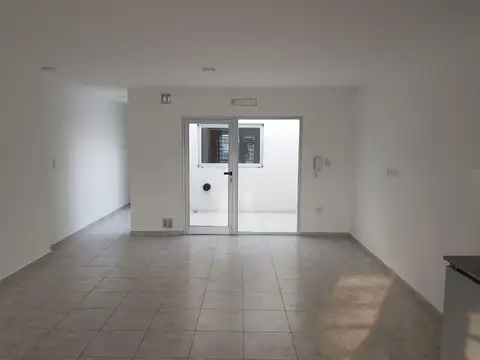 Depto Tipo Casa en Venta en Los Hornos, USD 70.000