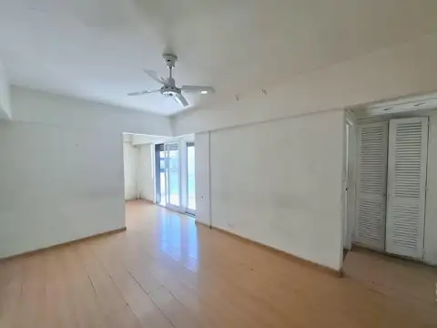 Venta. Departamento 2 ambientes. Carlos Pellegrini 1000.