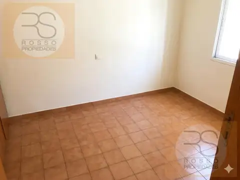 Depto Tipo Casa en Venta en Ramos Mejía Sur, USD 65.000